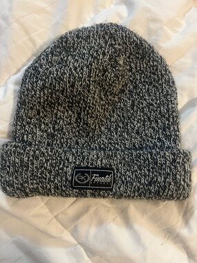 Men's Black & White Marled Knit Cuffed Beanie